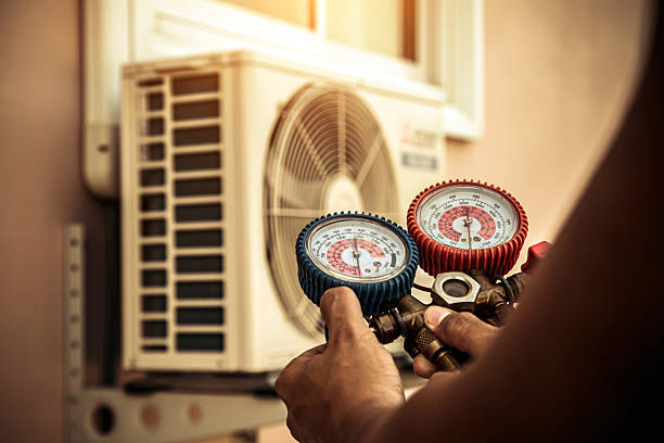 Professional Hvac technician working in Mahopac Falls, NY